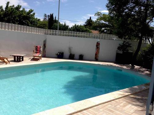 Appartement 2 pièces avec piscine et jardin privés : Appartements proche de Thézan-lès-Béziers