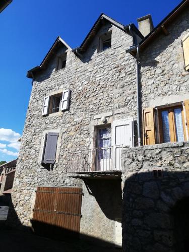 Maison d-une chambre avec balcon a Veyreau : Maisons de vacances proche de La Roque-Sainte-Marguerite