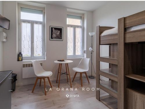 La Orana Room - Arrivée Autonome - 1 personne : Appartements proche de Rouvignies