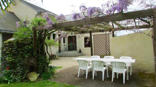 Propriete de 4 chambres avec jardin clos et wifi a Denee : Maisons de vacances proche de Bouchemaine