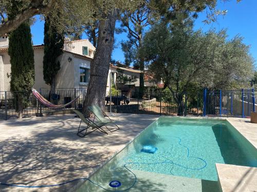 Villa Farigoule 6ch 12pers piscine jardin 5mn mer : Villas proche de Ceyreste