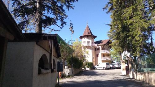 Chalet TOURELLE THORENC : Appartements proche de Val-de-Chalvagne