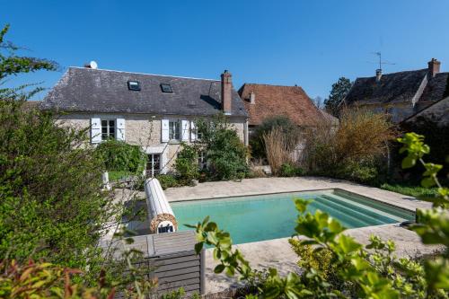 Maison Prado - avec piscine privée et grand jardin : Maisons de vacances proche de Le Bellay-en-Vexin