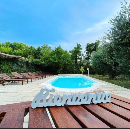 Magnifique villa -piscine privée vue Mont Ventoux : Maisons de vacances proche de Malemort-du-Comtat