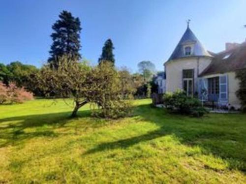 Gite La Tourelle Château de Montchevreau : Maisons de vacances proche de Sainte-Colombe-des-Bois