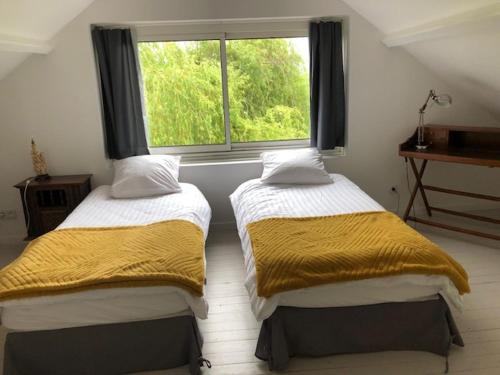 2 bedroom apartment with private terrasse and view : Maisons de vacances proche de Bastanès