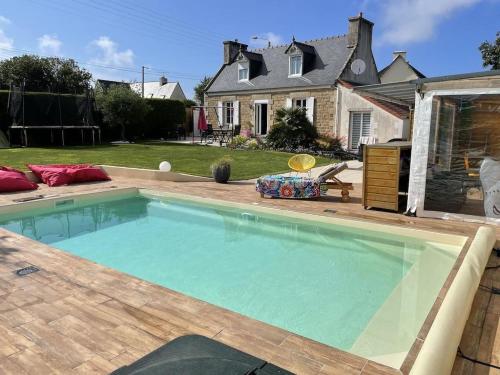 Maison bord de mer avec piscine : Maisons de vacances proche de Pleumeur-Bodou