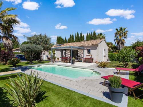 Nice holiday home in Provence-Alpes-Côte d'Azur with pool : Maisons de vacances proche de Gonfaron