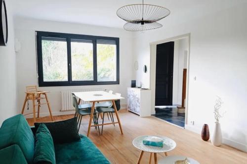 Maison 3 chambres et studio lumineux avec Terrasse au calme : Maisons de vacances proche de Mansencôme