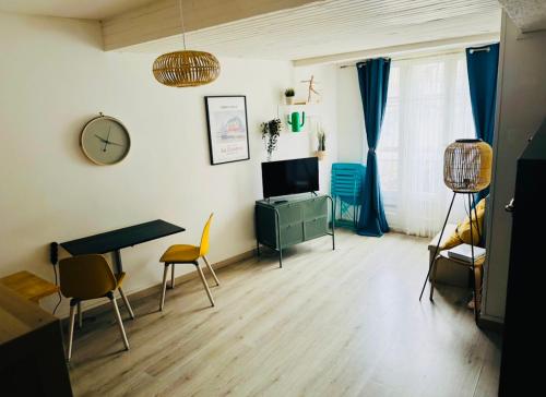 Joli studio meublé tout confort trouville sur mer : Appartements proche de Touques