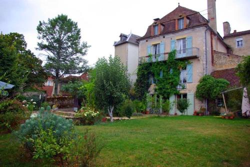 Maison quercynoise avec piscine privée : Maisons de vacances proche de Saint-Martin-Labouval