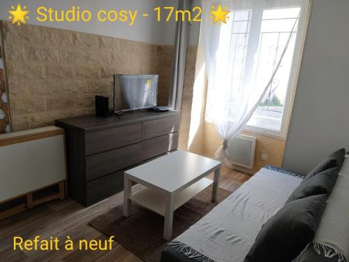 Studio meublé - Arpajon Eglise : Appartements proche de Fontenay-lès-Briis