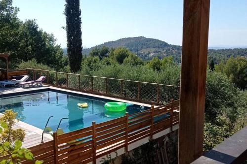 Villa avec piscine, vue panoramique ste victoire : Villas proche de Mimet