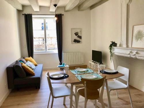 Le Cosy - T3 Familial - Calme - Centre ville - Netflix - Wifi : Appartements proche de Château-du-Loir