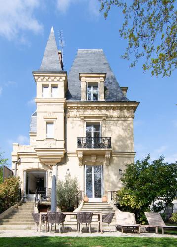 Manoir 19 ème : Villas proche de Bougival