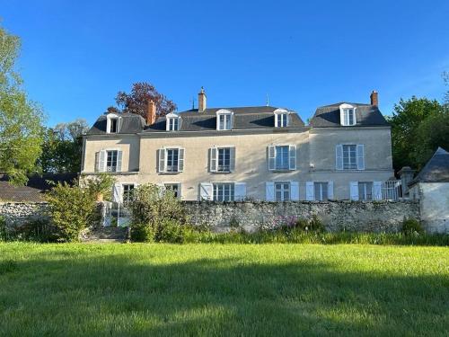 Chateau de Vaugelay : Villas proche de Les Montils