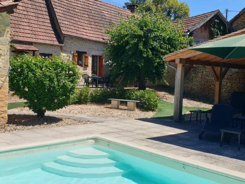 Les cottages, avec piscine et jardin : Maisons de vacances proche de Thonac