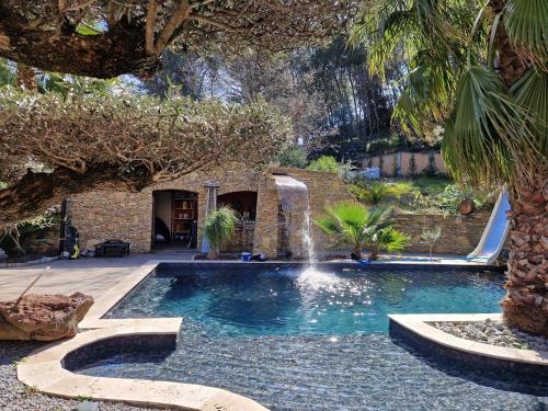 Villa de 5 chambres avec piscine privee jacuzzi et jardin clos a Aubagne : Villas proche de La Penne-sur-Huveaune