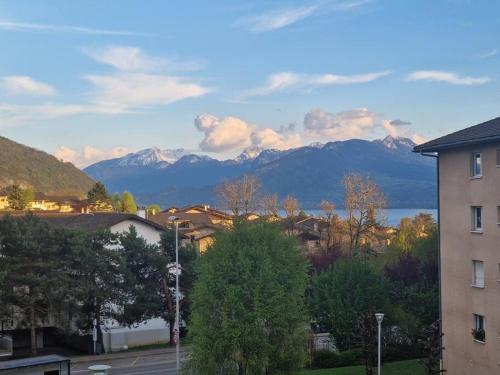 T3 vue sur le lac d’Annecy : Appartements proche de Nâves-Parmelan