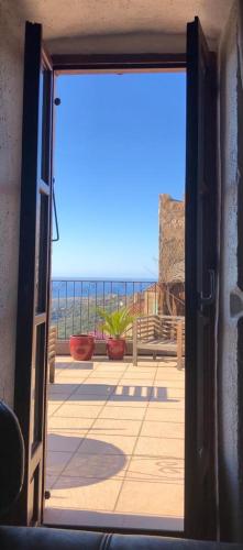 Corse Balagne Cateri au dessus de Corbara - Logement Maison de Charme 80m2 -Terrasse vue inoubliable 40m2 - 4 personnes - Coup de coeur assuré : Appartements proche d'Avapessa