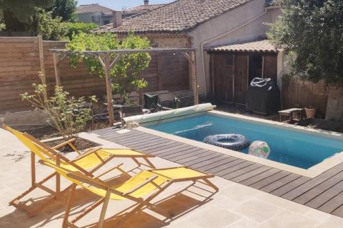 Maison avec Piscine - centre village à 2 pas d'Aix-en-Provence : Maisons de vacances proche d'Éguilles