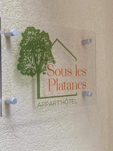 SOUS LES PLATANES : Appart'hotels proche de Coudoux