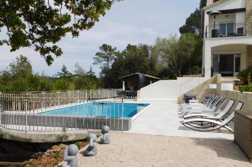 Magnificent villa Domaine des Clausonnes with air conditioning and pool : Villas proche de Biot