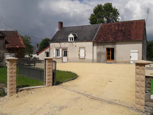 Gîte Crozon-sur-Vauvre, 5 pièces, 10 personnes - FR-1-591-381 : Maisons de vacances proche de Pouligny-Saint-Martin