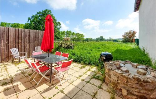 Awesome Home In Chaponost With Wifi And 2 Bedrooms : Maisons de vacances proche de Messimy
