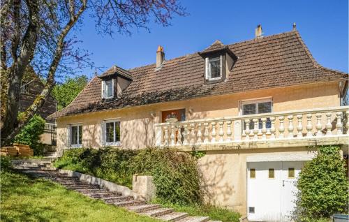 Awesome Home In Beauregard-de-terrasso With Outdoor Swimming Pool, Wifi And 4 Bedrooms : Maisons de vacances proche de Châtres