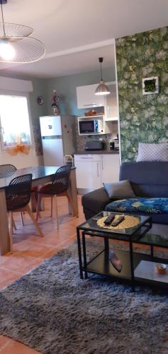 les romarins appartement climatisé : Appartements proche de La Seyne-sur-Mer