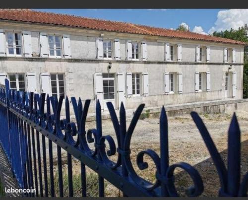 Chambre d'hôtes dans maison charentaise : B&B / Chambres d'hotes proche de Tugéras-Saint-Maurice