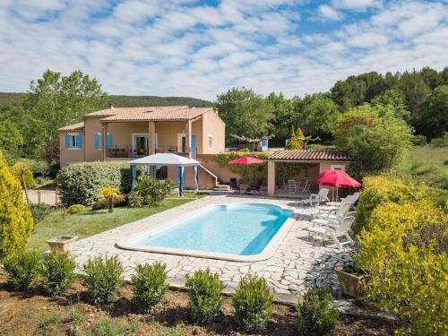 Le Mas du Miel d'Or, 12 pers, au coeur du Luberon, air-conditionné, piscine, propriété de 5000 m2 : Maisons de vacances proche de Lagarde-d'Apt