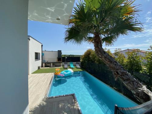 Superbe villa plain-pied avec piscine : Villas proche de Servian