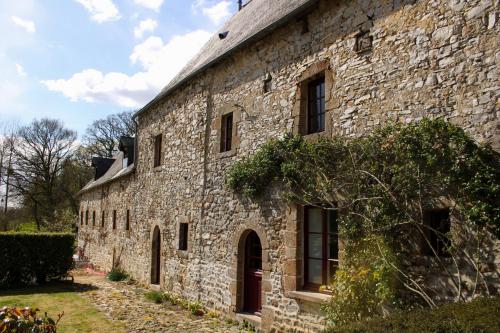 La Ferme du domaine de la Cour : Maisons de vacances proche de Mayenne
