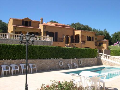 Quiet villa with swimming pool near Monaco : Villas proche de Peillon