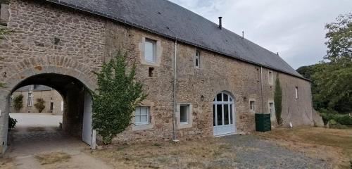 Petit Marigny - Belle maison pour 11 voyageurs : Maisons de vacances proche de Saint-Fraimbault-de-Prières
