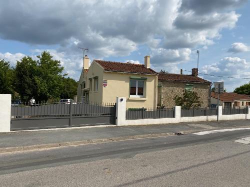 Vendée - Petite Maison de Vacances : Maisons de vacances proche de Le Poiré-sur-Vie