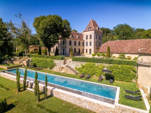 Suite Prestige Chateau de Lascoups : B&B / Chambres d'hotes proche de Lamonzie-Montastruc