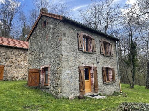 Gîte Châtel-Montagne, 2 pièces, 2 personnes - FR-1-489-447 : Maisons de vacances proche de Le Mayet-de-Montagne