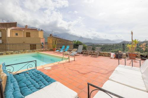 Casa Pietra - Piscine privative et toit terrasse : Maisons de vacances proche de Montegrosso