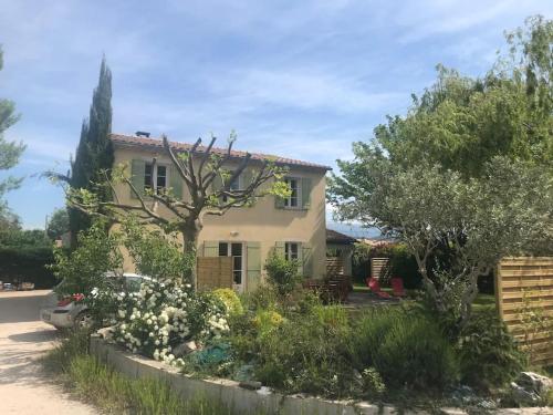 Maison familiale au pied du Mont Ventoux : Maisons de vacances proche de Malemort-du-Comtat