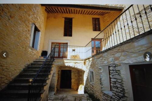 Proche Avignon Grande Maison de village au calme : Maisons de vacances proche de Saint-Laurent-des-Arbres