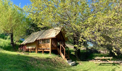 La Cabane de mon enfance : Tentes de luxe proche de Saint-Hilaire-de-Lavit
