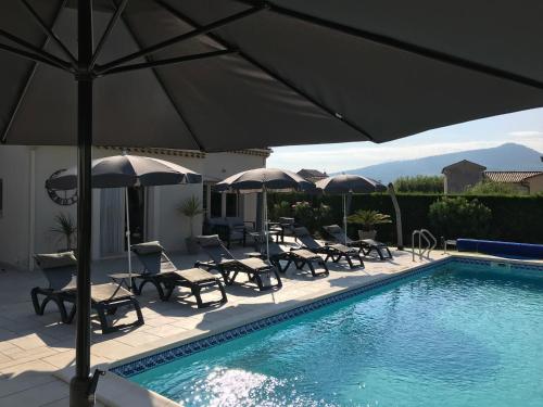 Villa Jamy Roaix avec piscine : Maisons de vacances proche de Roaix