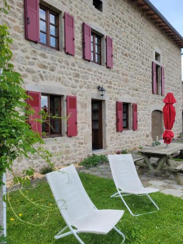 Se reconnecter à la nature au gîte 3 étoiles de Montager à Saint André de Chalencon : Maisons de vacances proche de Solignac-sous-Roche
