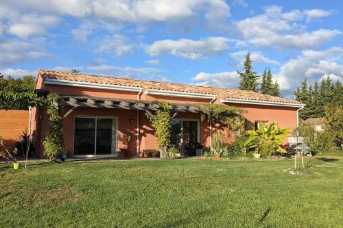 Villa provençale et familiale : Maisons de vacances proche de Salettes