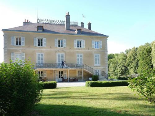 Le chateau de crespy : B&B / Chambres d'hotes proche de Précy-Saint-Martin