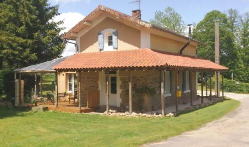 Garden Cottage : Maisons de vacances proche de Saint-Amand-Magnazeix