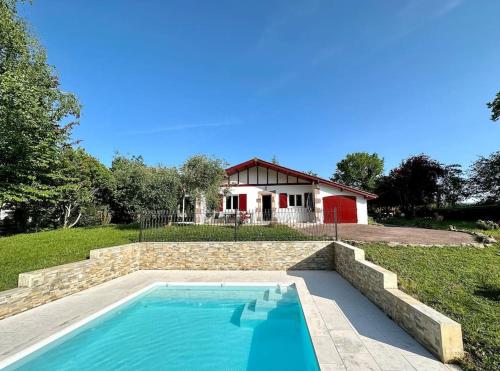 Maison avec piscine : Maisons de vacances proche de Saint-Michel